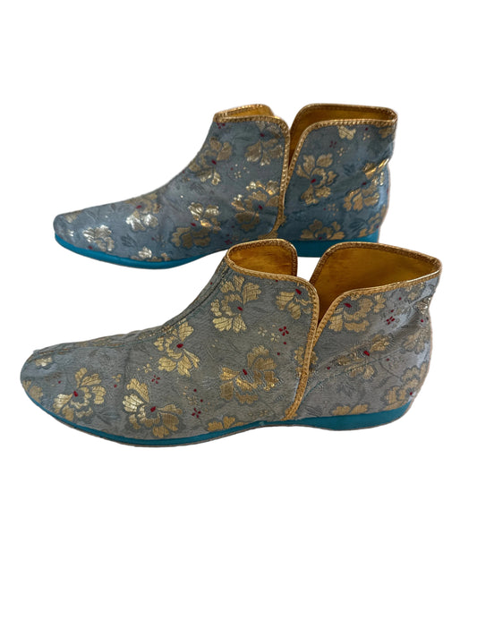1970s baby blue slipper shoes