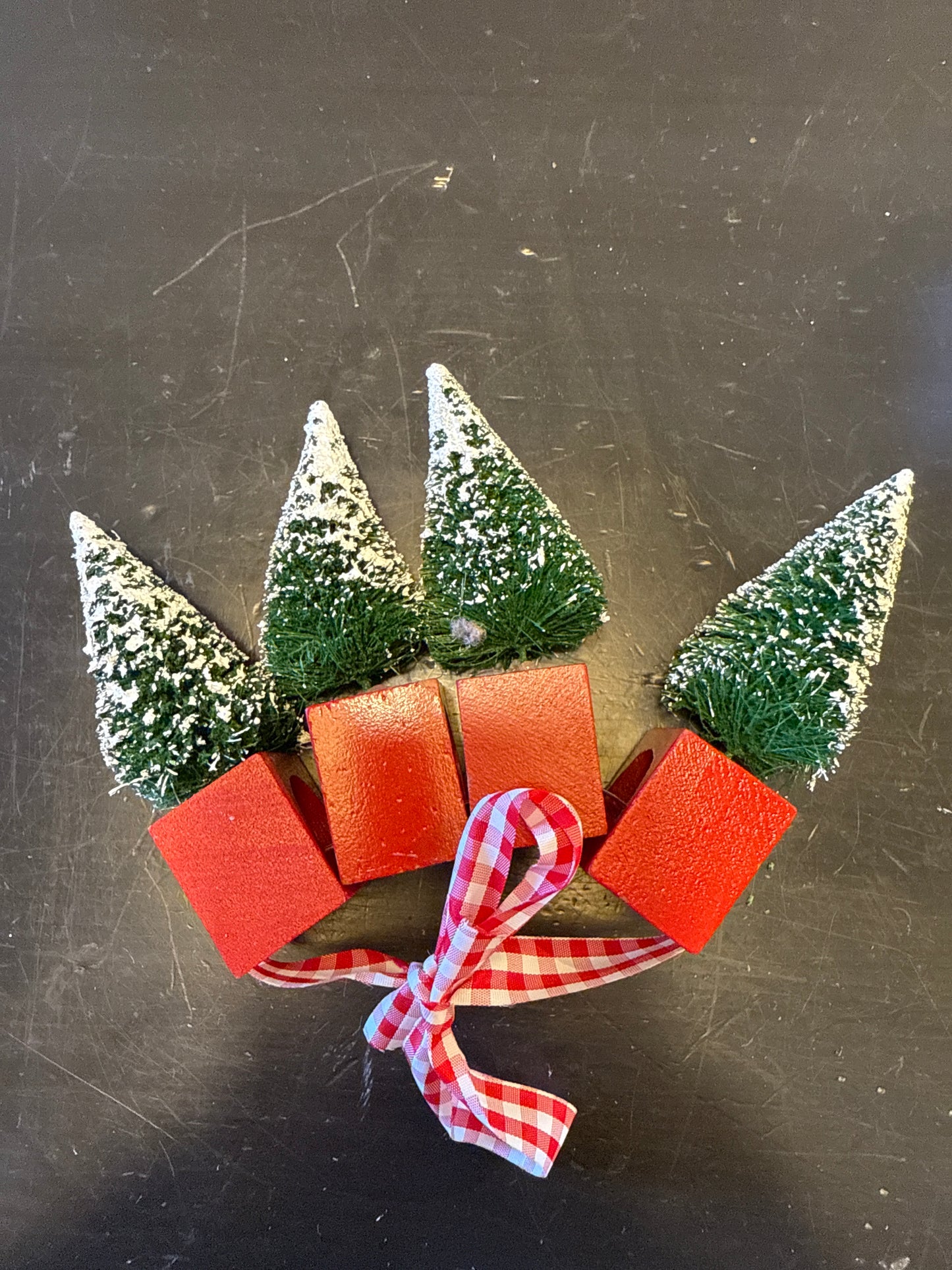 Bottle brush napkin rings set of 4