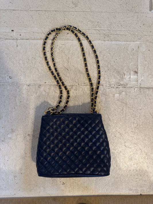 Vintage navy quilted handbag