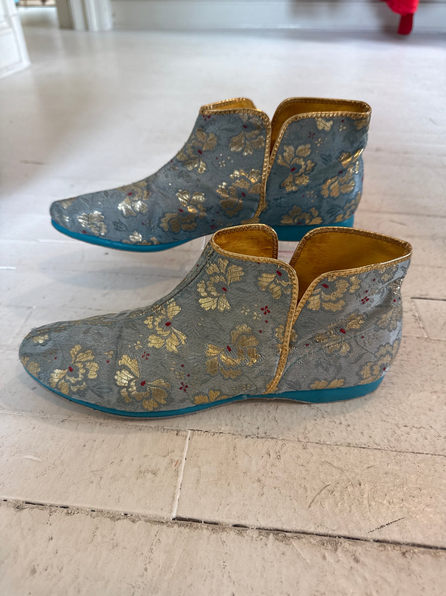 1970s baby blue slipper shoes