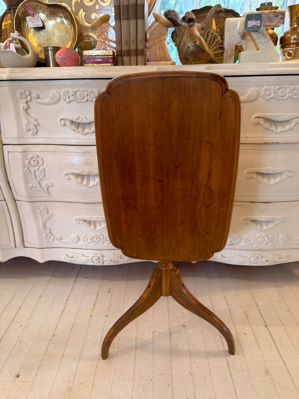 Vintage Ethan Allen Wood Pedestal Tea Table